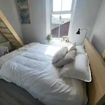 Location - Newly Refurbed 2bd Sleeps 6 W Loft 科克