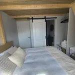 Location - Newly Refurbed 2bd Sleeps 6 W Loft 科克