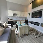 Location - Newly Refurbed 2bd Sleeps 6 W Loft 公寓 科克