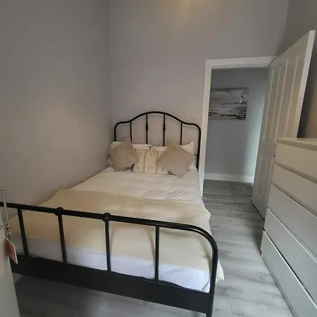 Location - Newly Refurbed 2bd Sleeps 6 W Loft 公寓 科克