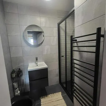Apartamento Location - Newly Refurbed 2bd Sleeps 6 W Loft Cork