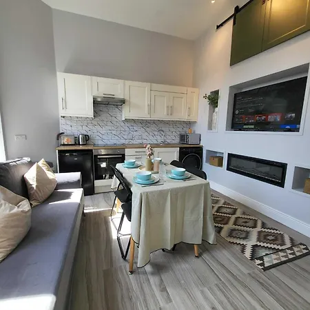 Location - Newly Refurbed 2bd Sleeps 6 W Loft Apartamento Cork