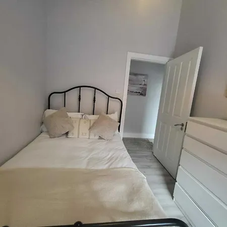 Location - Newly Refurbed 2bd Sleeps 6 W Loft Apartamento *