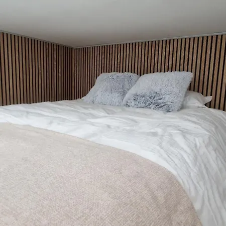 Apartamento Location - Newly Refurbed 2bd Sleeps 6 W Loft Cork