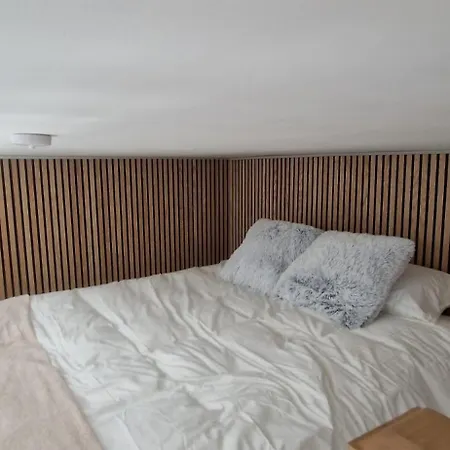 Location - Newly Refurbed 2bd Sleeps 6 W Loft 公寓 科克