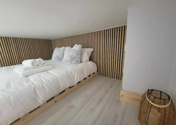 Location - Newly Refurbed 2bd Sleeps 6 W Loft Apartament
