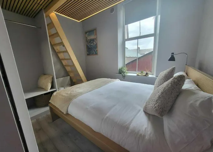 Location - Newly Refurbed 2bd Sleeps 6 W Loft Апартаменты *