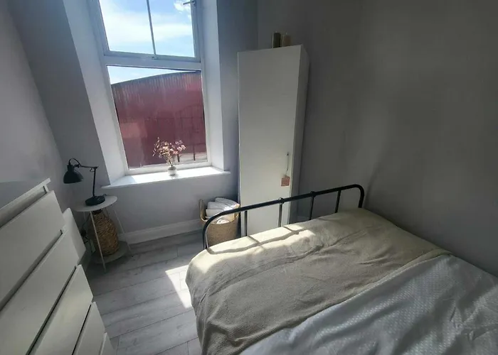 Location - Newly Refurbed 2bd Sleeps 6 W Loft * Корк