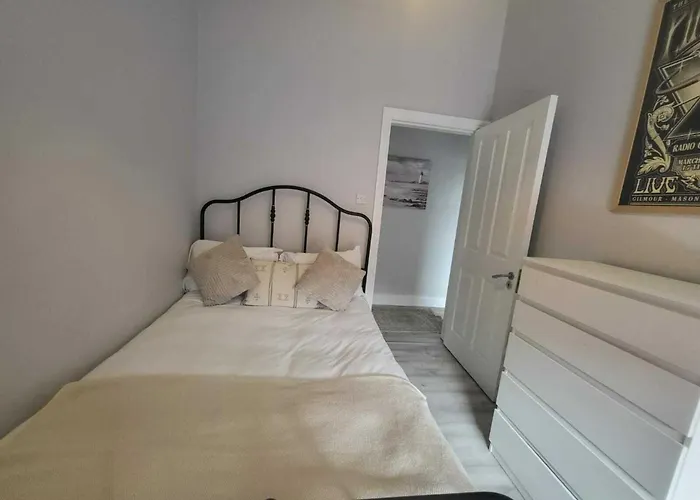 Location - Newly Refurbed 2bd Sleeps 6 W Loft Apartament *