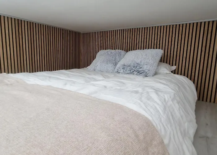 Apartament Location - Newly Refurbed 2bd Sleeps 6 W Loft Cork