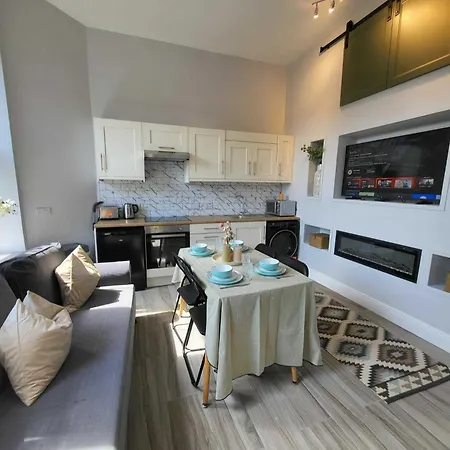 Location - Newly Refurbed 2bd Sleeps 6 W Loft Apartman Cork
