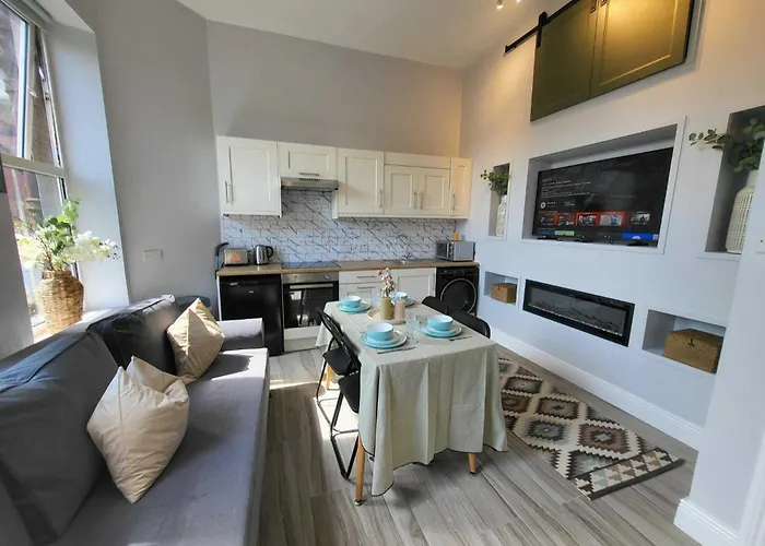 Location - Newly Refurbed 2bd Sleeps 6 W Loft アパート コーク